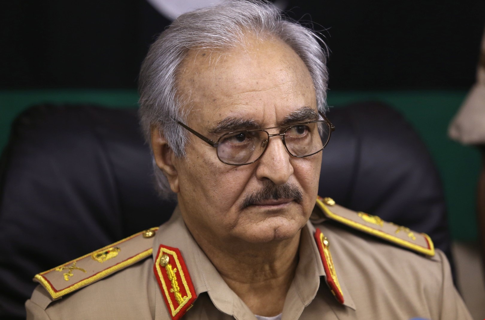حفتر: قوات الجيش الليبي تدّك حالياً معاقل الإرهابيين في مدينة درنة حفتر: قوات الجيش الليبي تدّك حالياً معاقل الإرهابيين في مدينة درنة