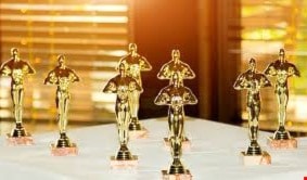 ربما غرّدت للجميع مُتسائلاً عن نوع الفيلم الذي كان يستحق جائزه عالمية خلال الاحتلال النازي لفرنسا ربما غرّدت للجميع مُتسائلاً عن نوع الفيلم الذي كان يستحق جائزه عالمية خلال الاحتلال النازي لفرنسا