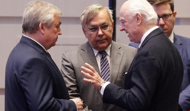 اجتماعات تشاورية بين دي ميستورا وممثّلين عن روسيا وإيران وتركيا اجتماعات تشاورية بين دي ميستورا وممثّلين عن روسيا وإيران وتركيا