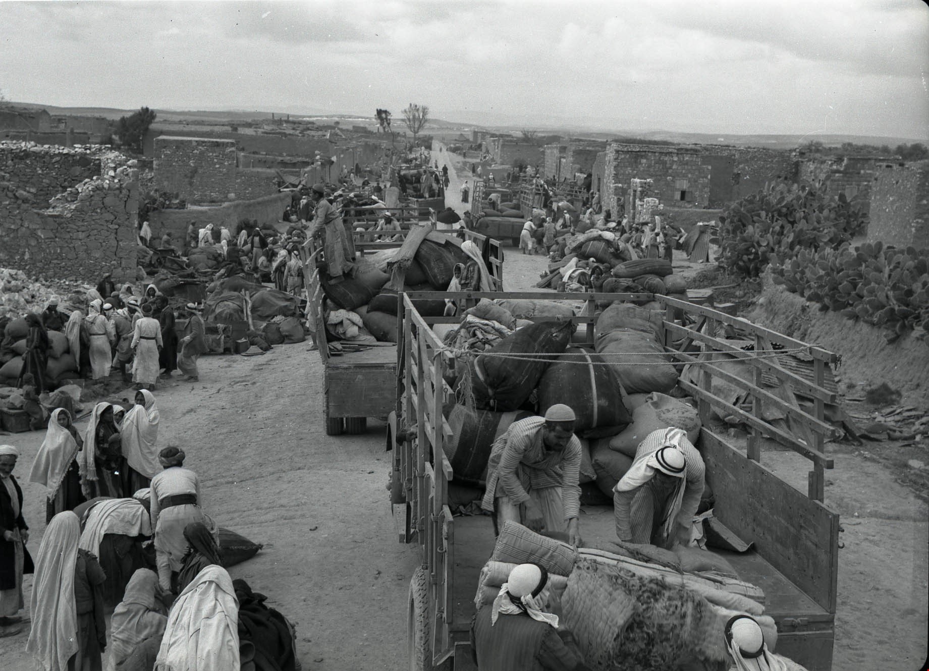 تم تهجير أكثر من 800 ألف فلسطيني في نكبة عام 1948 تم تهجير أكثر من 800 ألف فلسطيني في نكبة عام 1948