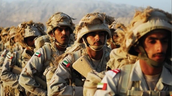 استطاعت الإمارات إرسال قوّاتها إلى "المهرة" والانتشار فيها وفي موانئها البحرية على بحر العرب استطاعت الإمارات إرسال قوّاتها إلى "المهرة" والانتشار فيها وفي موانئها البحرية على بحر العرب