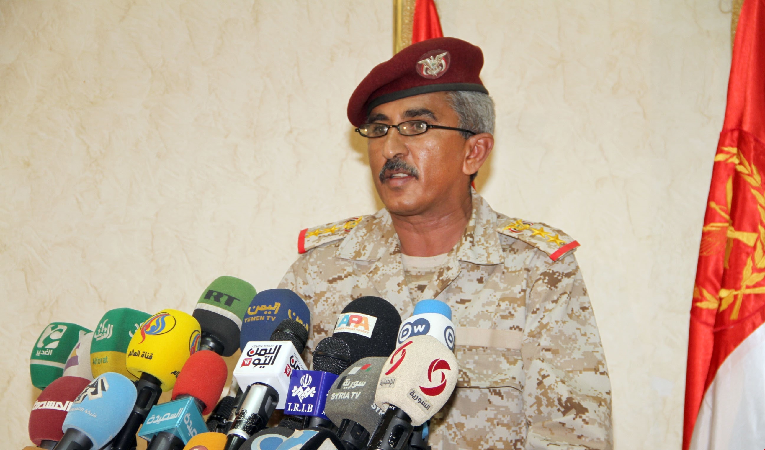 لقمان يدعو المستثمرين في دبي وأبو ظبي إلى أخذ التصريحات على محمل الجد لقمان يدعو المستثمرين في دبي وأبو ظبي إلى أخذ التصريحات على محمل الجد