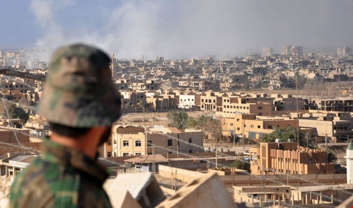 لم يكن خافياً أن الغارة الإسرائيلية جاءت بالتزامُن مع هجماتٍ شنّها تنظيم "داعش" وهجمات أخرى يستعد لشنّها خلال الأيام القادمة ضد الجيش السوري لم يكن خافياً أن الغارة الإسرائيلية جاءت بالتزامُن مع هجماتٍ شنّها تنظيم "داعش" وهجمات أخرى يستعد لشنّها خلال الأيام القادمة ضد الجيش السوري