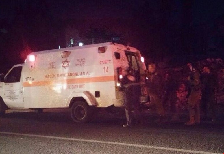 إصابة 3 جنود إسرائيليين في عملية دهس غرب بيت لحم إصابة 3 جنود إسرائيليين في عملية دهس غرب بيت لحم