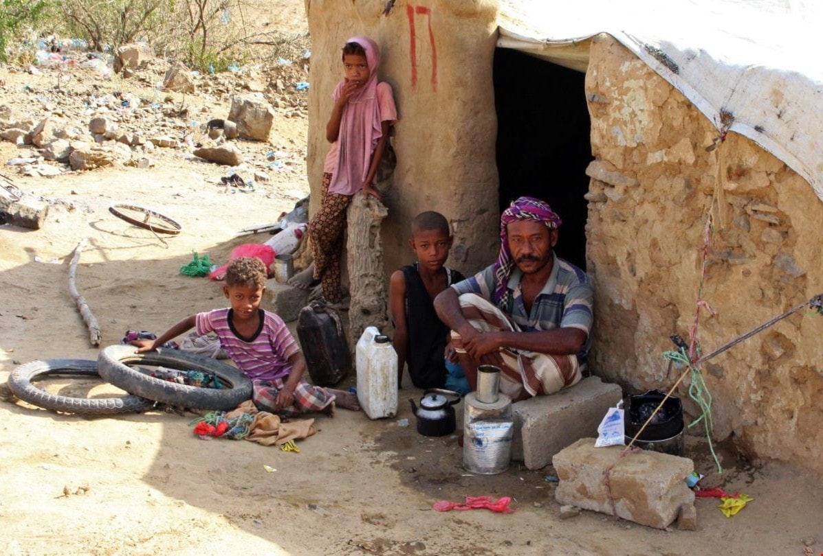 اليمن الجريح المظلوم يعيش الفقر والجوع والحصار مع كونه صاحب آبار بترول كثيرة اليمن الجريح المظلوم يعيش الفقر والجوع والحصار مع كونه صاحب آبار بترول كثيرة