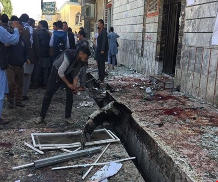 انفجار قرب تجمع لرجال دين أفغان في كابل يدعون للسلام انفجار قرب تجمع لرجال دين أفغان في كابل يدعون للسلام