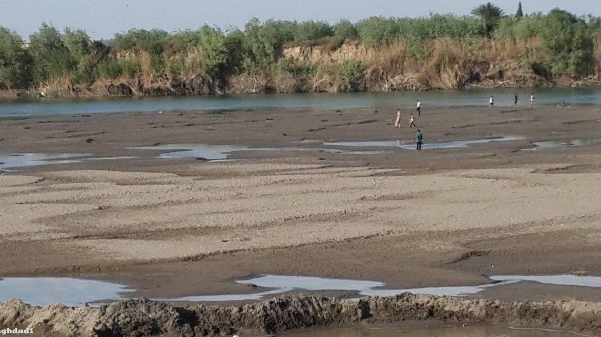 لا نتفاجأ إن بات النفط العراقي أرخص من المياه! لا نتفاجأ إن بات النفط العراقي أرخص من المياه!