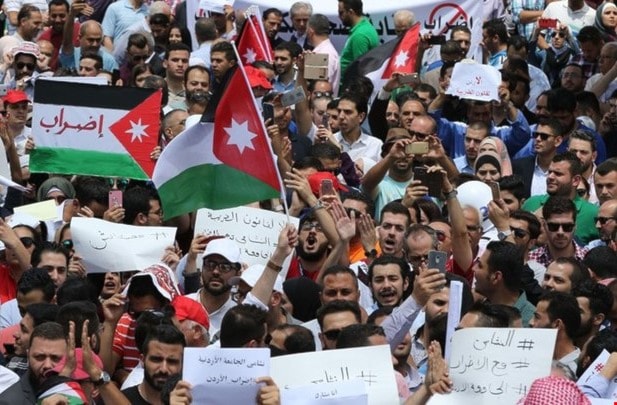 تجدّد التظاهرات في العاصمة الأردنية عمّان تجدّد التظاهرات في العاصمة الأردنية عمّان
