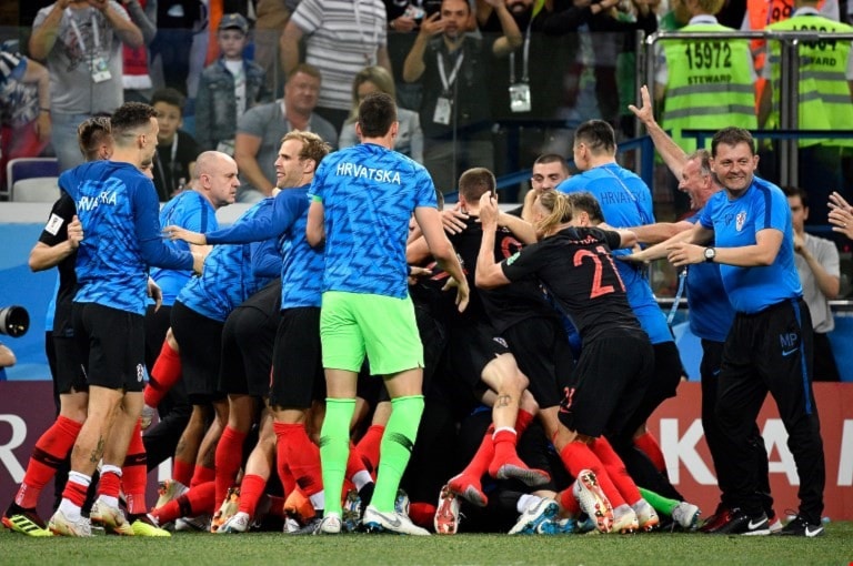 فرحة لاعبي كرواتيا بالتأهل إلى ربع نهائي مونديال روسيا (أ ف ب) فرحة لاعبي كرواتيا بالتأهل إلى ربع نهائي مونديال روسيا (أ ف ب)