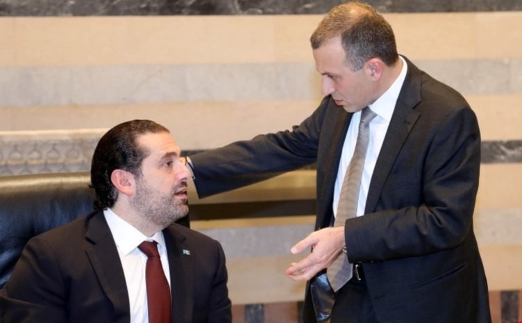 يرفض وليد جنبلاط توزير طلال أرسلان ويتمسّك بتسمية الوزراء الدروز الثلاثة يرفض وليد جنبلاط توزير طلال أرسلان ويتمسّك بتسمية الوزراء الدروز الثلاثة