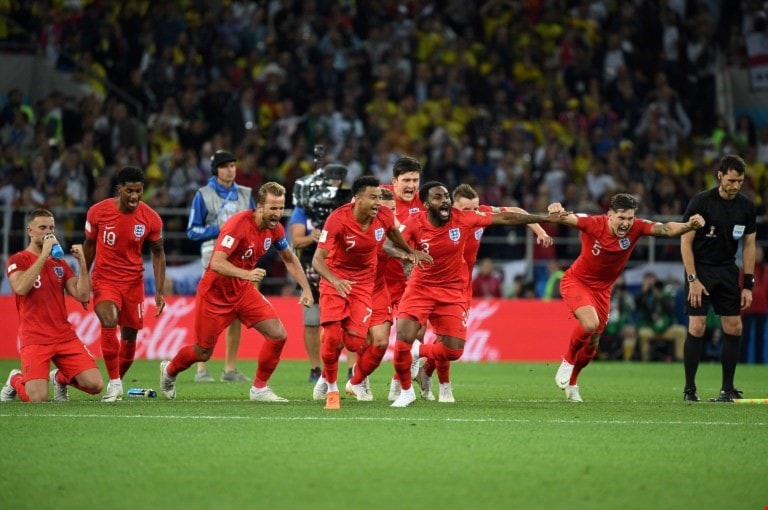 فرحة منتخب إنكلترا بركلة التأهل إلى ربع النهائي (أ ف ب) فرحة منتخب إنكلترا بركلة التأهل إلى ربع النهائي (أ ف ب)