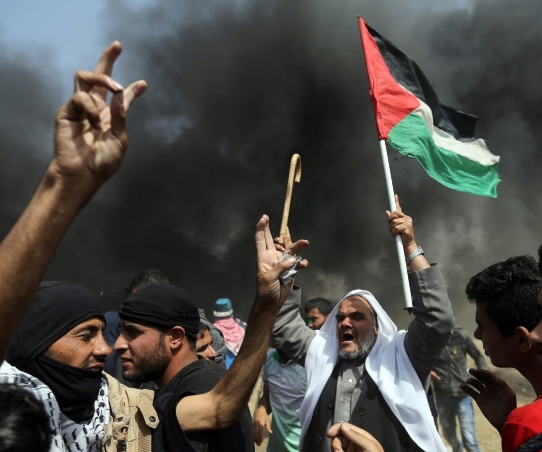 قامت (إسرائيل) بالعديد من الانتهاكات الصارخة للمواثيق والشرائع الدولية الخاصة بحقوق الإنسان قامت (إسرائيل) بالعديد من الانتهاكات الصارخة للمواثيق والشرائع الدولية الخاصة بحقوق الإنسان