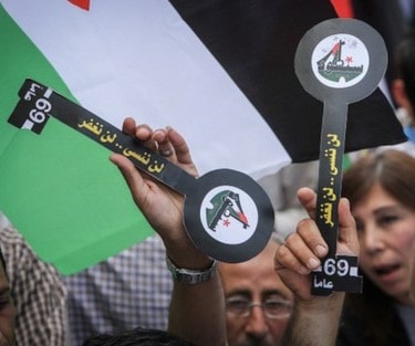 قوانين الفصل العنصري التي ابتدعتها إسرائيل لم تتنافى مع ممارسات دول الاستيطان الأوروبي قوانين الفصل العنصري التي ابتدعتها إسرائيل لم تتنافى مع ممارسات دول الاستيطان الأوروبي