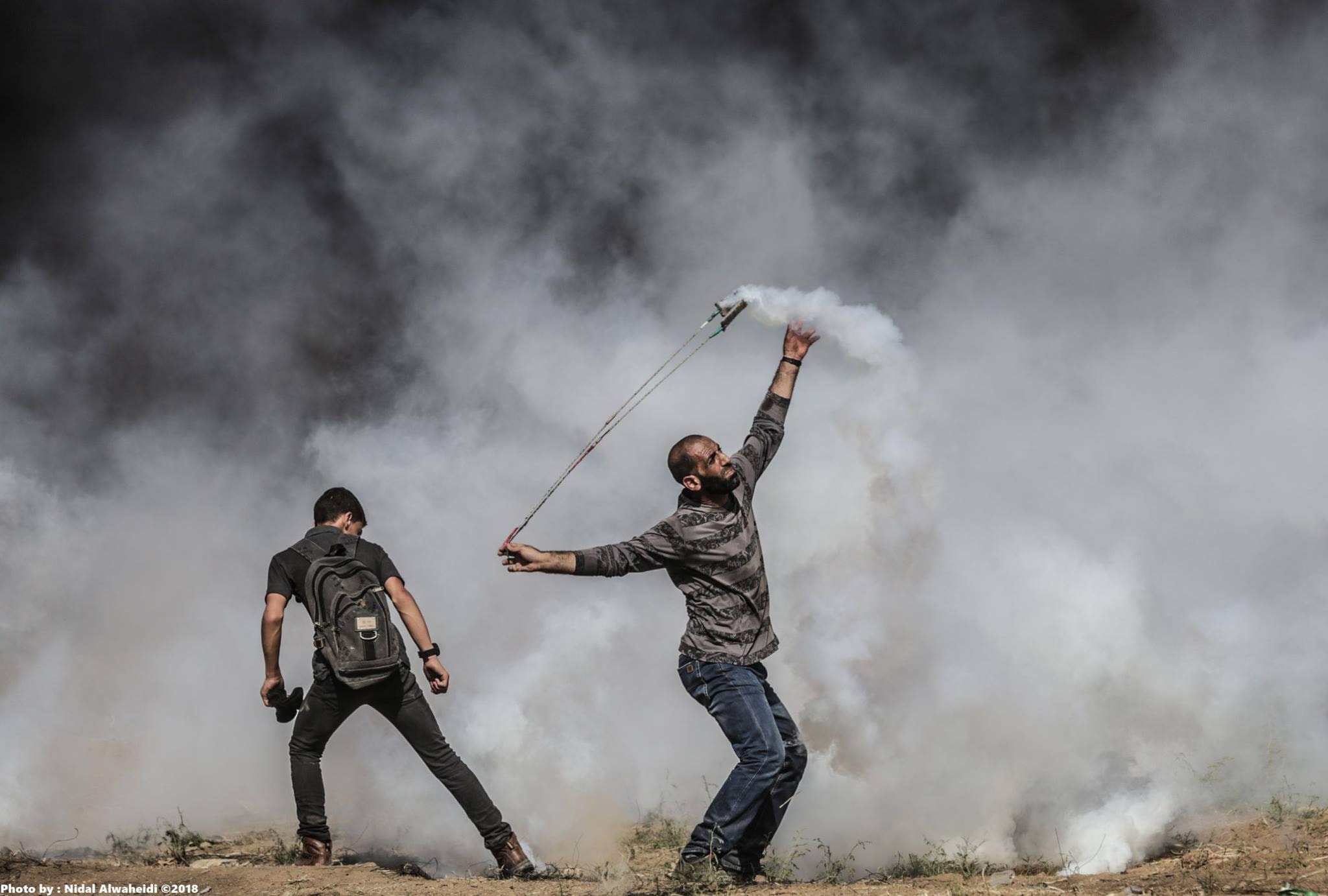 شهيدان وعشرات الجرحى في اعتداءات الاحتلال على المشاركين في مسيرة العودة في غزة شهيدان وعشرات الجرحى في اعتداءات الاحتلال على المشاركين في مسيرة العودة في غزة