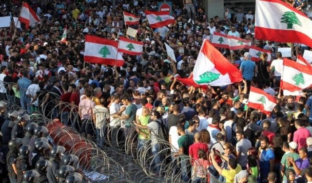 علمتّنا حروبنا العربية أن الشعارات المرفوعة كيفما اتفق غرقت مع الوقت وسقطت في الأعماق علمتّنا حروبنا العربية أن الشعارات المرفوعة كيفما اتفق غرقت مع الوقت وسقطت في الأعماق
