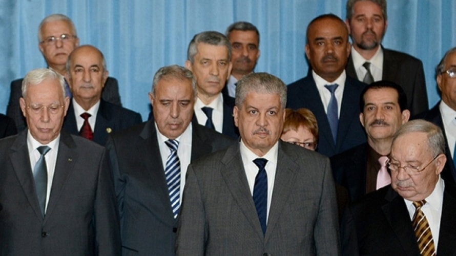 "العهدة الخامسة" في الجزائر بين الثوابت البارزة والمُتحوّلات الضامِرة؟ "العهدة الخامسة" في الجزائر بين الثوابت البارزة والمُتحوّلات الضامِرة؟