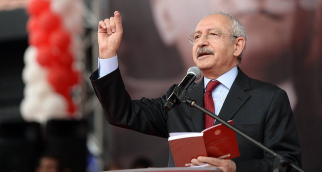 أوغلو يدعو إردوغان إلى التواصل مع دمشق والتفاوض معها بشأن إدلب أوغلو يدعو إردوغان إلى التواصل مع دمشق والتفاوض معها بشأن إدلب