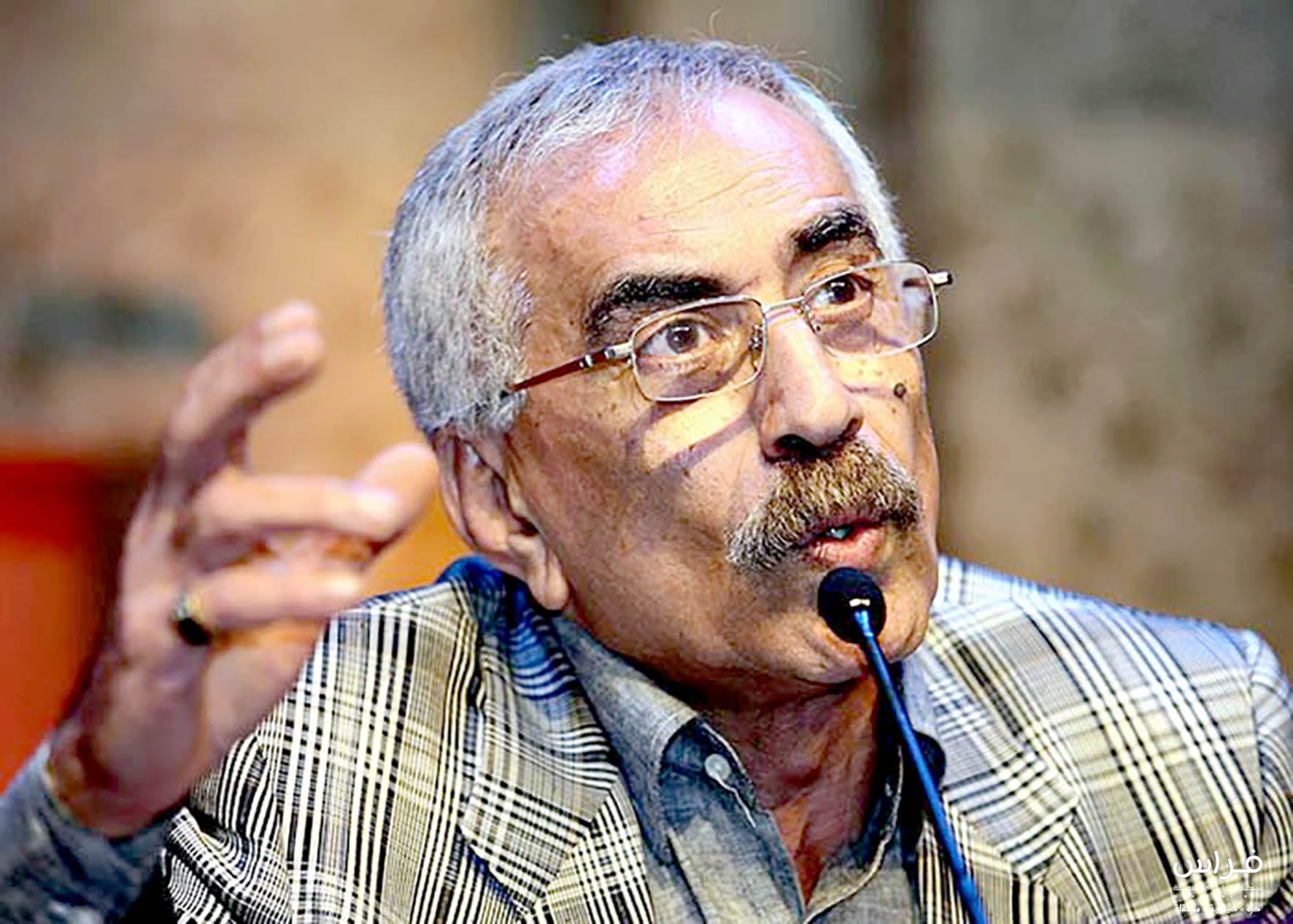 رحيل الشاعر والناقد الفلسطيني خيري منصور رحيل الشاعر والناقد الفلسطيني خيري منصور