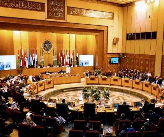 تحديد عناصر المشروع النهضوي المُشار إليه يمكن أن يُمهّد الطريق للدعوة لتشكيل كتلة تاريخية جامعة تستوعب أغلب التيارات الفكرية الفاعلة على الساحة العربية راهناً تحديد عناصر المشروع النهضوي المُشار إليه يمكن أن يُمهّد الطريق للدعوة لتشكيل كتلة تاريخية جامعة تستوعب أغلب التيارات الفكرية الفاعلة على الساحة العربية راهناً