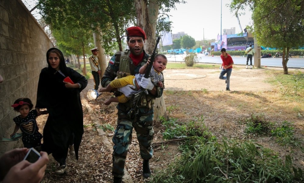 صورة نشرتها وسائل إعلام إيرانية أثناء الهجوم الإرهابي في الأهواز صورة نشرتها وسائل إعلام إيرانية أثناء الهجوم الإرهابي في الأهواز
