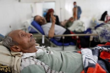 تعطيل أكثر من 75% من المنشآت الصحية في اليمن بسبب انقطاع الرواتب والحصار تعطيل أكثر من 75% من المنشآت الصحية في اليمن بسبب انقطاع الرواتب والحصار