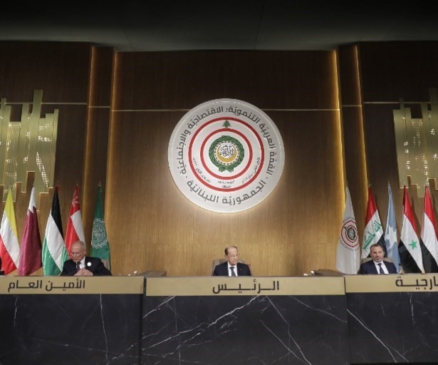 أيضاً أكد وزير الخارجية اللبناني جبران باسيل إستعداد جميع الدول العربية من أجل توطيد الشراكة الإقتصادية (أ ف ب) أيضاً أكد وزير الخارجية اللبناني جبران باسيل إستعداد جميع الدول العربية من أجل توطيد الشراكة الإقتصادية (أ ف ب)