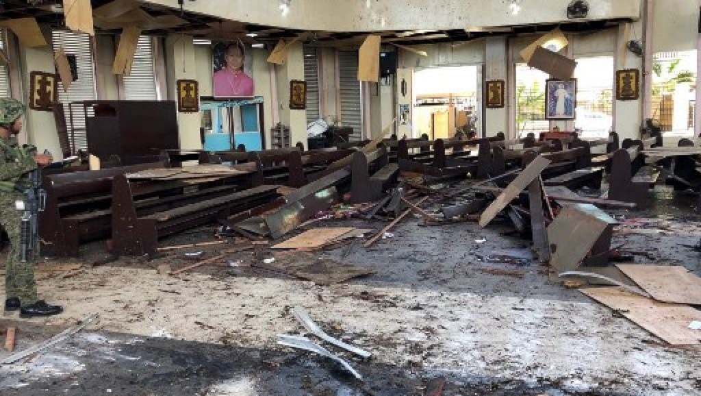 الفلبين: مقتل عدد من الأشخاص في تفجيرين استهدفا كنيسة الفلبين: مقتل عدد من الأشخاص في تفجيرين استهدفا كنيسة