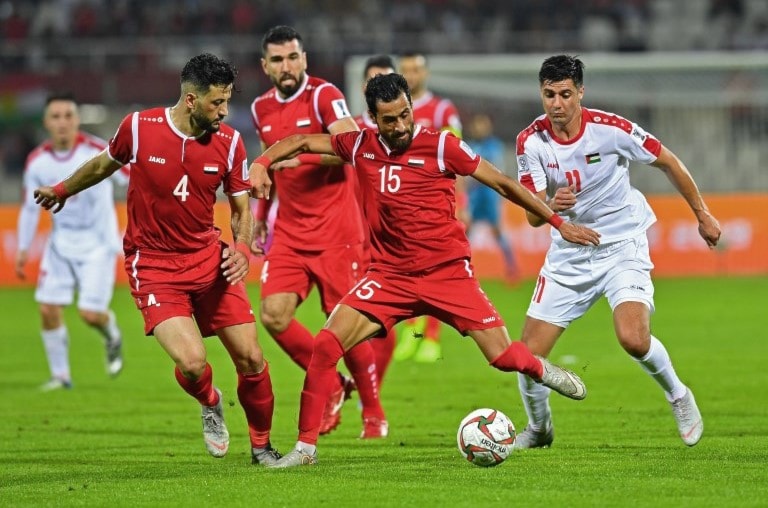 أكمل المنتخب الفلسطيني الدقائق العشرين الأخيرة بـ 10 لاعبين (أ ف ب) أكمل المنتخب الفلسطيني الدقائق العشرين الأخيرة بـ 10 لاعبين (أ ف ب)