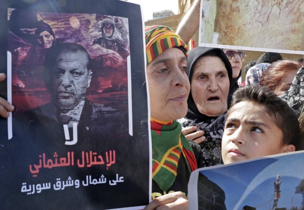 من المظاهرة الكردية ضد تركيا في العاصمة اللبنانية بيروت أمس / أ.ف.ب من المظاهرة الكردية ضد تركيا في العاصمة اللبنانية بيروت أمس / أ.ف.ب