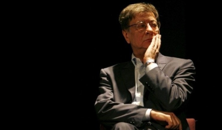 من بينهم محمود درويش.. أدباء تبرّأوا من أعمالهم الأولى من بينهم محمود درويش.. أدباء تبرّأوا من أعمالهم الأولى