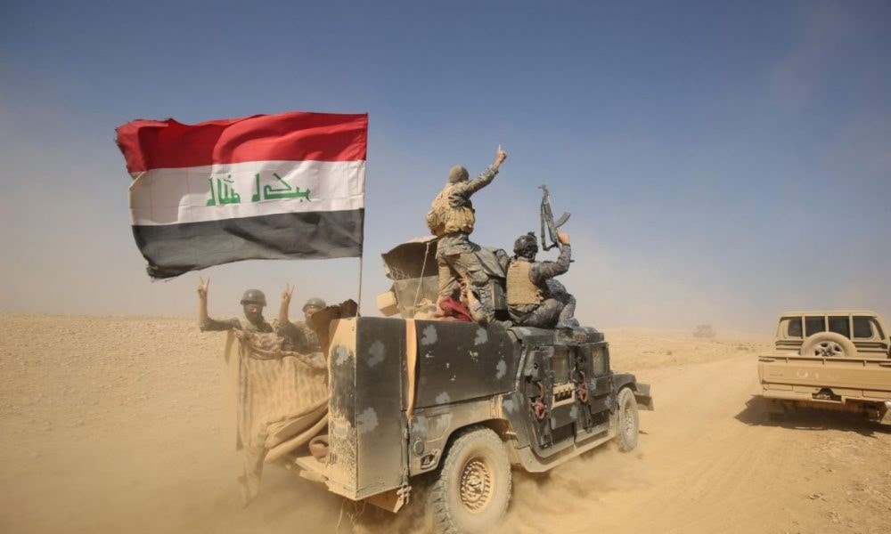 الجيش العراقي يحبط هجوماً لداعش على الحقول النفطية بعد اشتباكات مع عناصره الجيش العراقي يحبط هجوماً لداعش على الحقول النفطية بعد اشتباكات مع عناصره