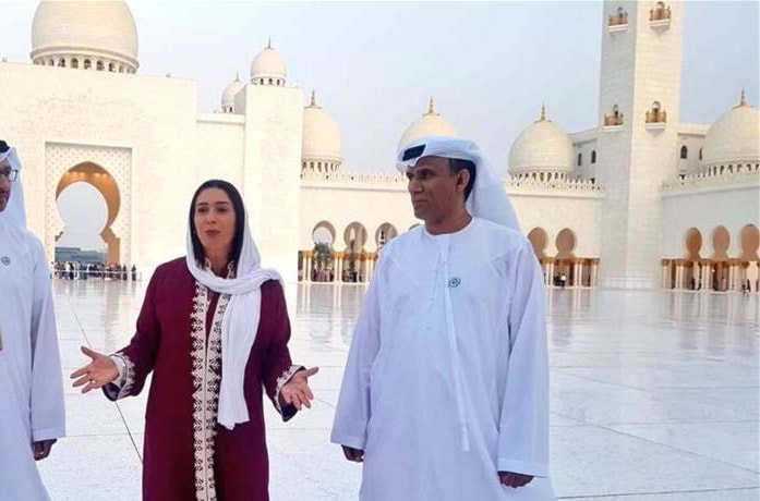 وزيرة إسرائيلية تزور مسجد الشيخ زايد في أبوظبي وزيرة إسرائيلية تزور مسجد الشيخ زايد في أبوظبي
