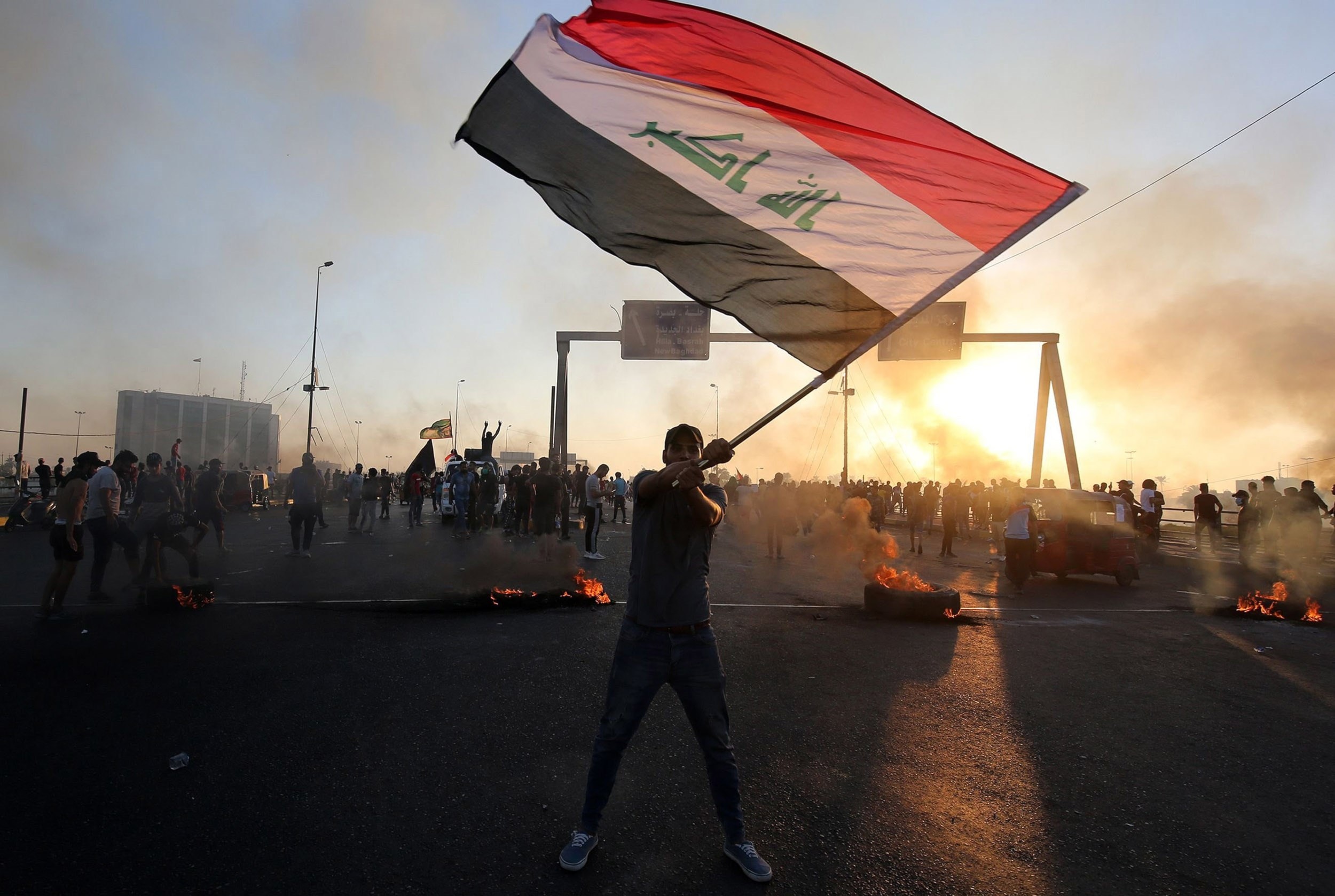 عبد المهدي يأمر قوات مكافحة الارهاب الانتشار في بغداد لوقف الاحتجاجات عبد المهدي يأمر قوات مكافحة الارهاب الانتشار في بغداد لوقف الاحتجاجات