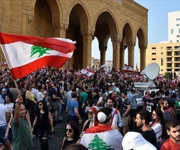 صورة من التظاهرات في لبنان صورة من التظاهرات في لبنان