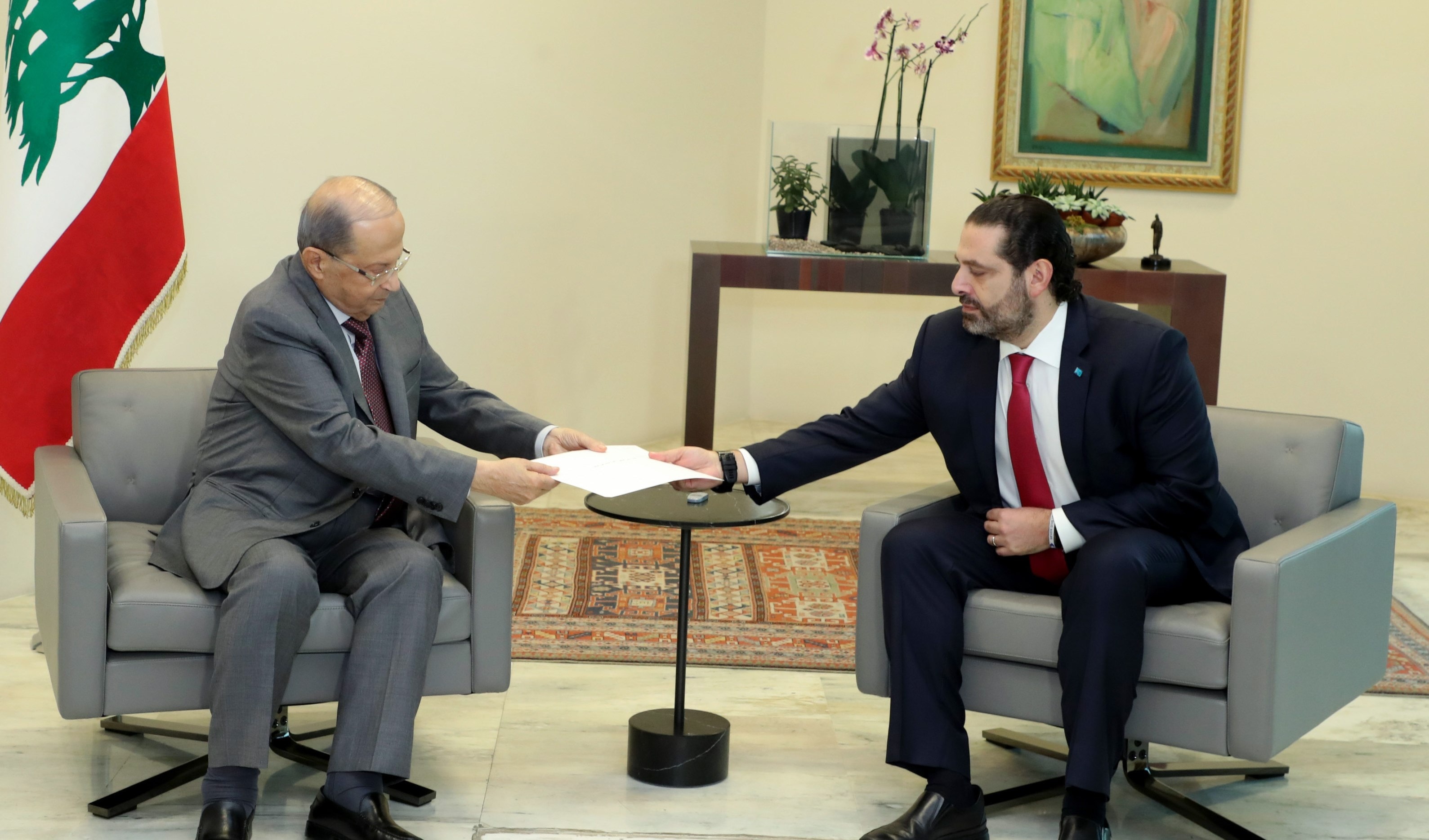 الحريري يقدم استقالته للرئيس ميشال عون (دالاتي ونهرا) الحريري يقدم استقالته للرئيس ميشال عون (دالاتي ونهرا)