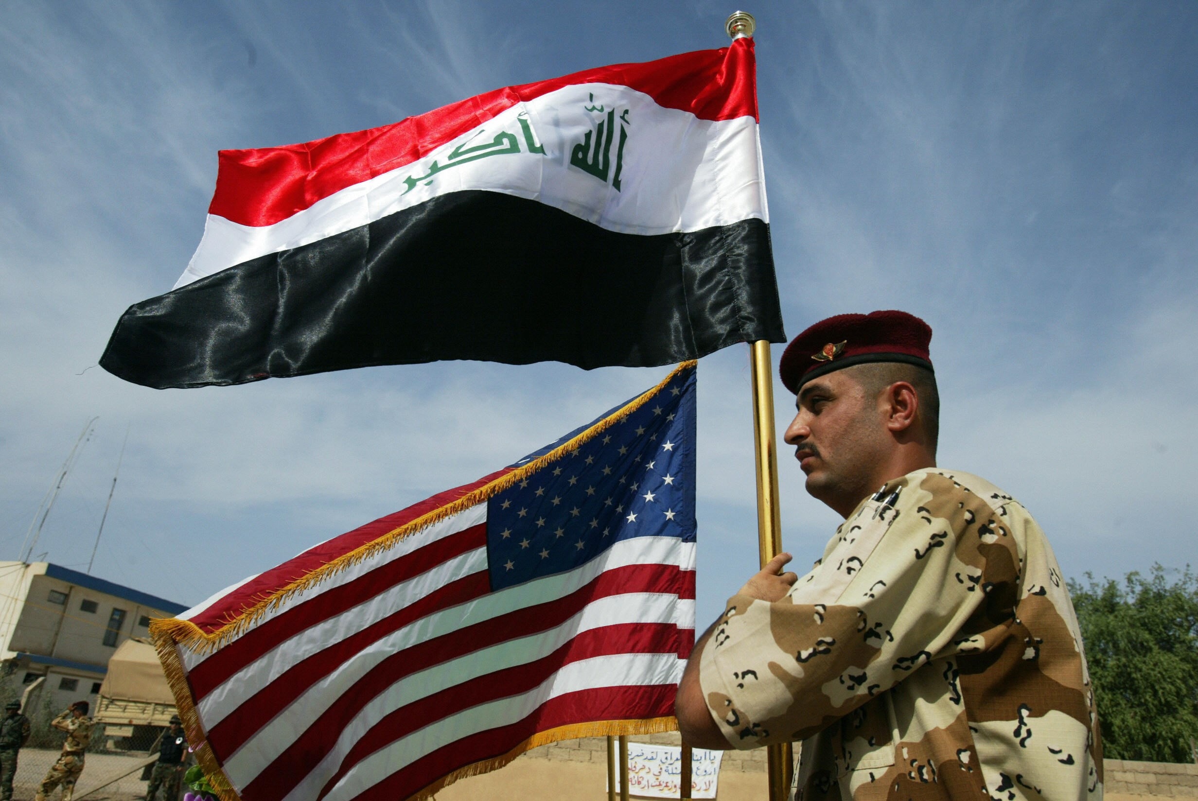 واشنطن تدعو الحكومة العراقية إلى وقف العنف ضد المحتجين وإجراء انتخابات مبكرة واشنطن تدعو الحكومة العراقية إلى وقف العنف ضد المحتجين وإجراء انتخابات مبكرة