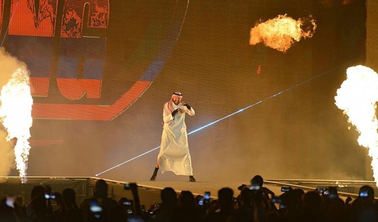 طعن 3 فنانين خلال عرض مسرحي في السعودية طعن 3 فنانين خلال عرض مسرحي في السعودية