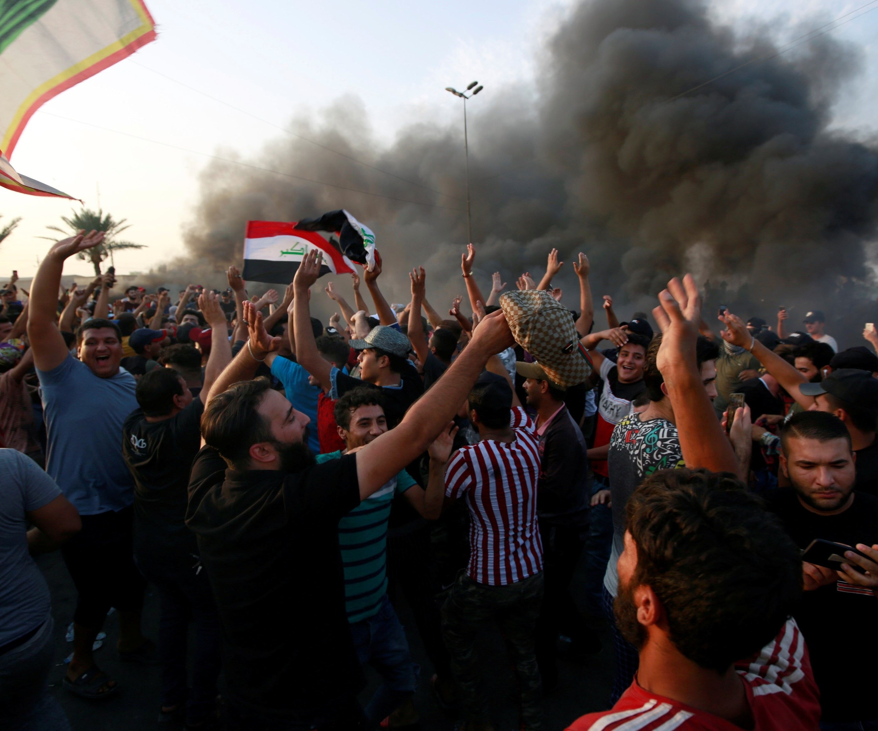عن الثورات التي ستحرِّرنا من إيران عن الثورات التي ستحرِّرنا من إيران