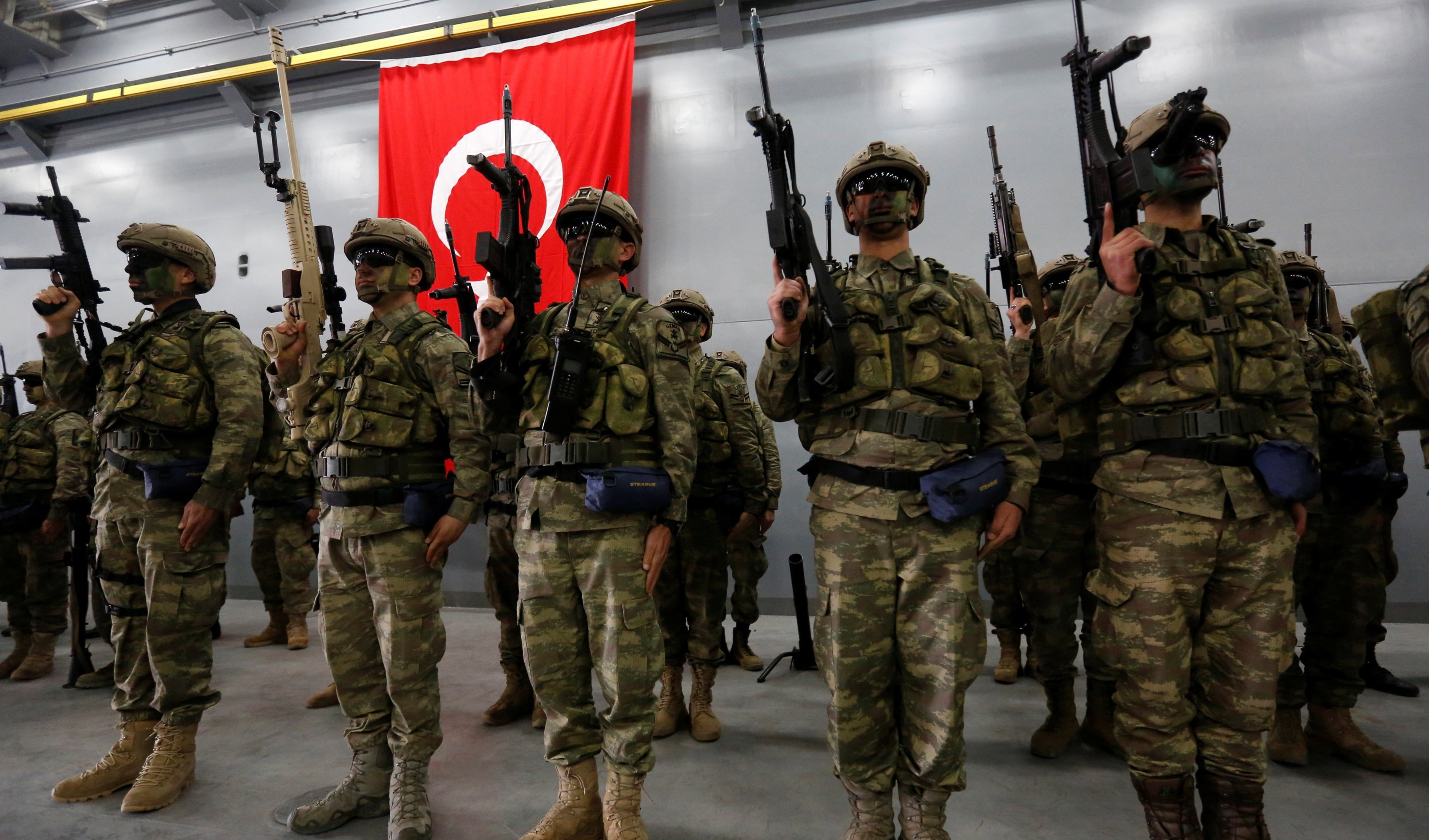 الموقع: إردوغان ورفاقه في الحكومة لم يتركوا سوى عدد قليل من الضباط الذين يحملون هذه الرتبة الموقع: إردوغان ورفاقه في الحكومة لم يتركوا سوى عدد قليل من الضباط الذين يحملون هذه الرتبة