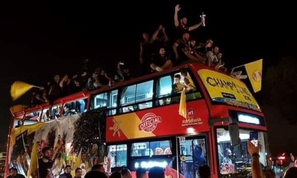 لاعبو العهد يرفعون الكأس الآسيوية لاعبو العهد يرفعون الكأس الآسيوية