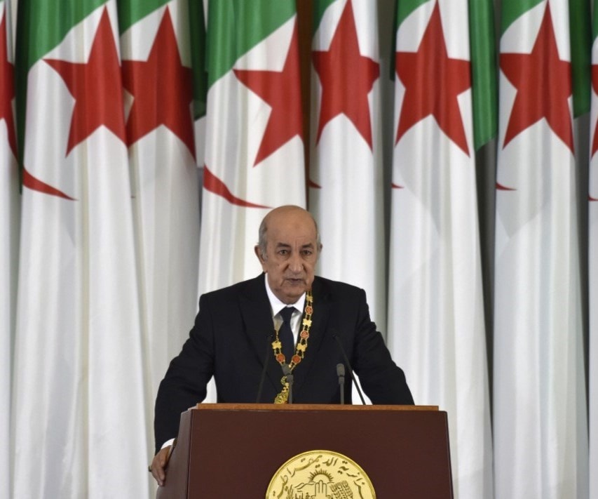 بعد أدائه اليمين الدستورية.. تبون للجزائريين: سنعمل على تعديل الدستور بما يعبر عن مطالب الشعب بعد أدائه اليمين الدستورية.. تبون للجزائريين: سنعمل على تعديل الدستور بما يعبر عن مطالب الشعب