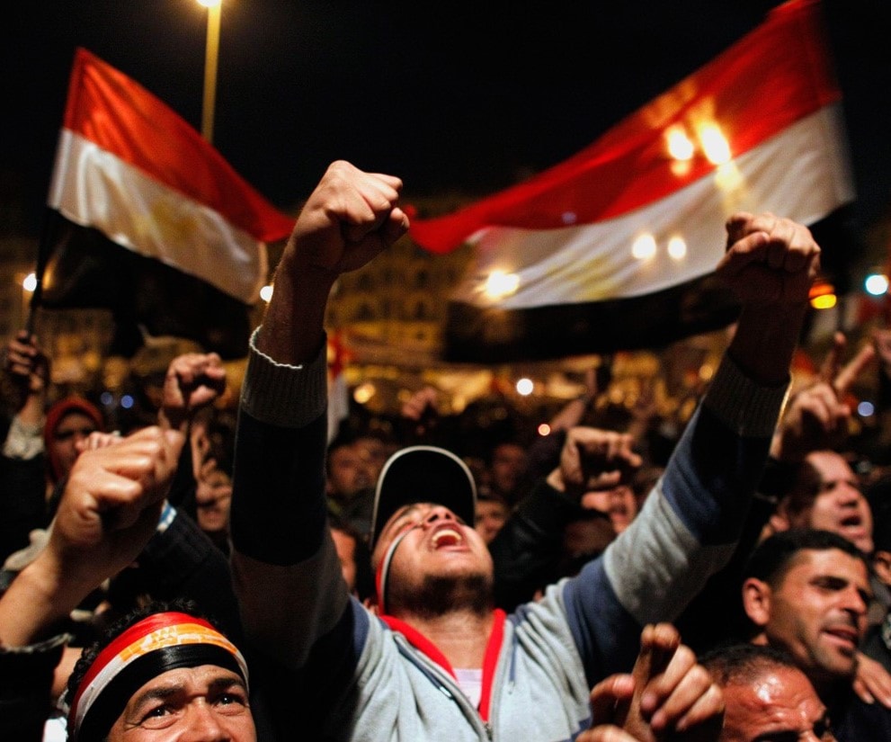 إفتقدت ثورة 25 يناير للقيادة الكارزمية الواحدة التي يلتف حولها الشعب إفتقدت ثورة 25 يناير للقيادة الكارزمية الواحدة التي يلتف حولها الشعب