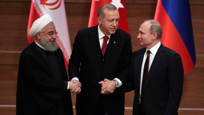 خلافاً لما كان يتوقّعه الكثيرون فقد انتهت قمّة سوتشي الثلاثية بخفى حنين وهو ما كان واضحاً من ملامح ليس الزعماء فحسب بل المرافقين لهم أيضاً خلافاً لما كان يتوقّعه الكثيرون فقد انتهت قمّة سوتشي الثلاثية بخفى حنين وهو ما كان واضحاً من ملامح ليس الزعماء فحسب بل المرافقين لهم أيضاً