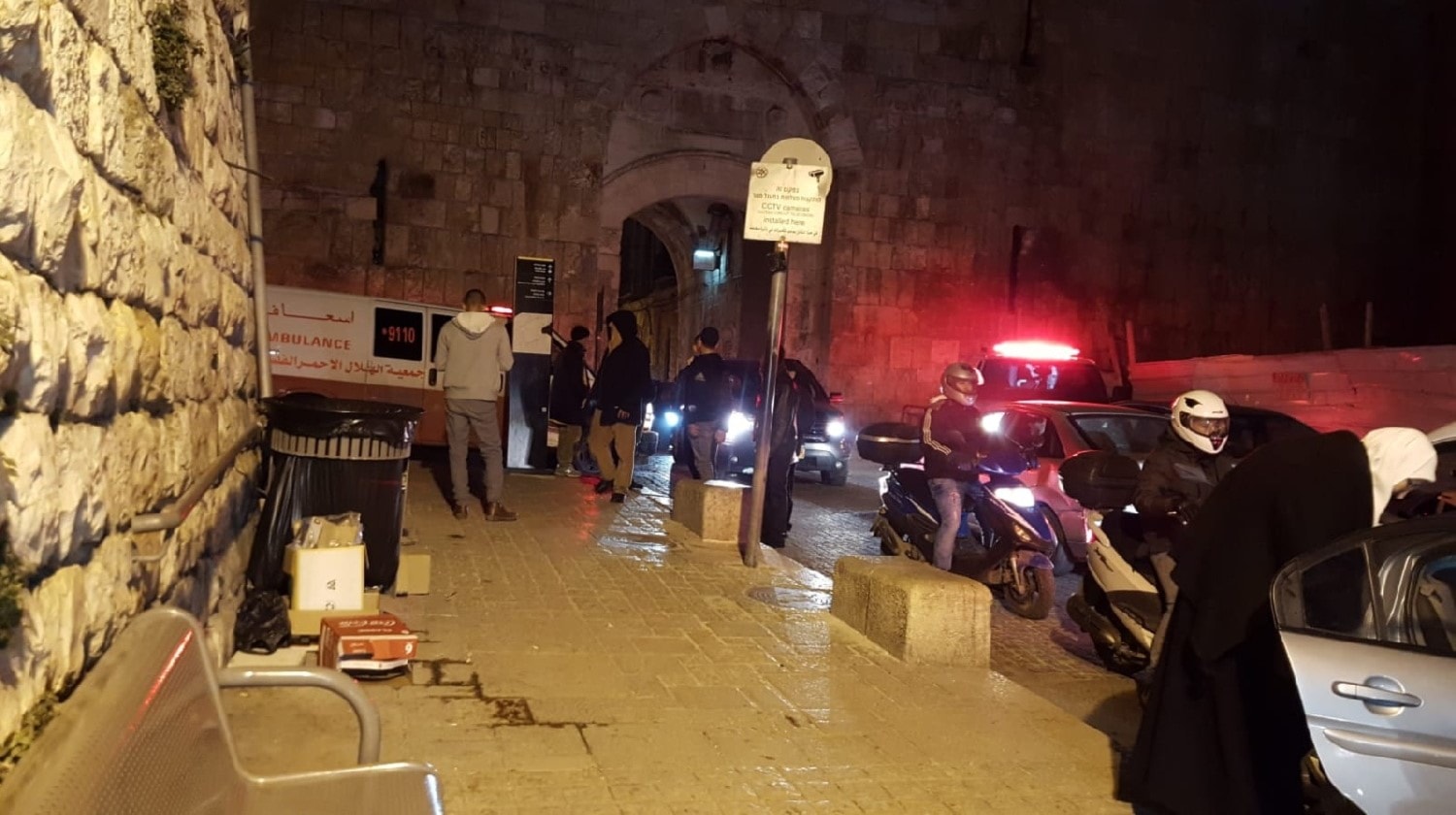 قوات الاحتلال تعتقل 15 فلسطينياً من ساحة المسجد الأقصى قوات الاحتلال تعتقل 15 فلسطينياً من ساحة المسجد الأقصى