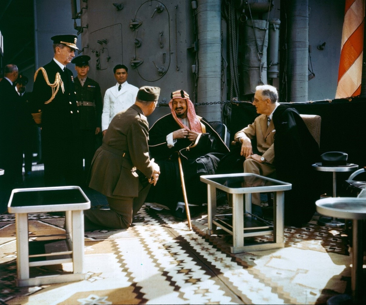 إبن سلمان يحاول إنعاش «كوينسي»: الاستثمارات بديلاً للنفط! إبن سلمان يحاول إنعاش «كوينسي»: الاستثمارات بديلاً للنفط!