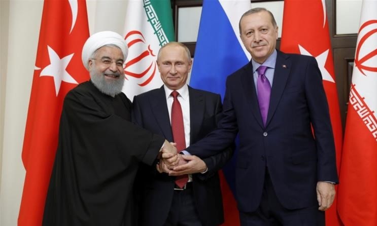 خرجت تركيا مشتتة من نتائج الحرب العالمية على سوريا. خرجت تركيا مشتتة من نتائج الحرب العالمية على سوريا.