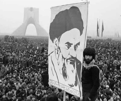 الثورة الإسلامية التي اندلعت في إيران قبل أربعين عاماً كانت أشبه بزلزالٍ الثورة الإسلامية التي اندلعت في إيران قبل أربعين عاماً كانت أشبه بزلزالٍ