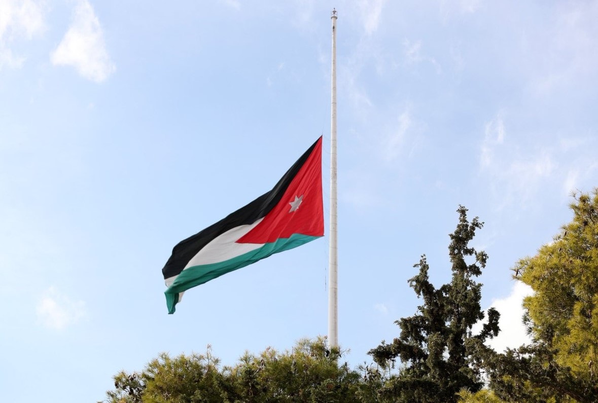 تعيينات حكومية في مناصب حساسة غامضة جلبت أناساً من دار العجزة ليحيوا بلداً قد أماتوه هم من قبل، ليديروا بلداً قد حرّم عليه أن يتقدّم خطوة إلى الأمام تعيينات حكومية في مناصب حساسة غامضة جلبت أناساً من دار العجزة ليحيوا بلداً قد أماتوه هم من قبل، ليديروا بلداً قد حرّم عليه أن يتقدّم خطوة إلى الأمام