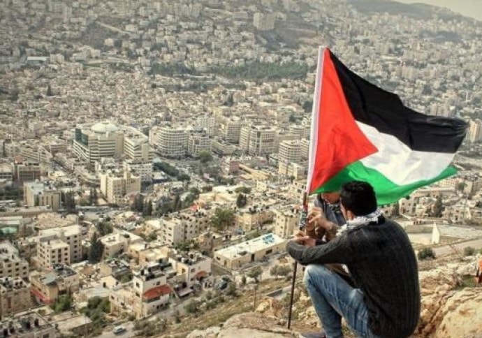 السلطة تدين إسقاط واشنطن صفة الأراضي المحتلة عن الأراضي الفلسطينية والجولان السوري السلطة تدين إسقاط واشنطن صفة الأراضي المحتلة عن الأراضي الفلسطينية والجولان السوري