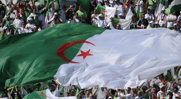 في آخر الدعوات التي صدرت عنه قبل يومين، طلب ليفي من المتظاهرين الجزائريين مواصلة التظاهر، لقطع الطريق على مناورات السلط في آخر الدعوات التي صدرت عنه قبل يومين، طلب ليفي من المتظاهرين الجزائريين مواصلة التظاهر، لقطع الطريق على مناورات السلط